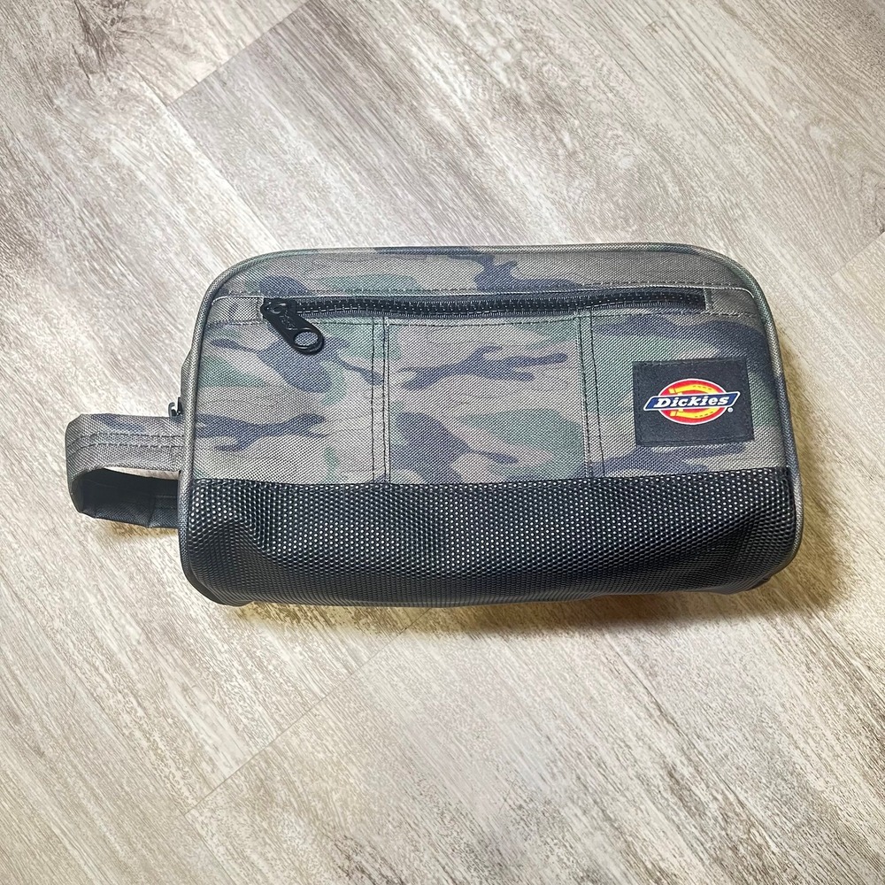 New Dickies camo‎ cosmetic/ or man bag